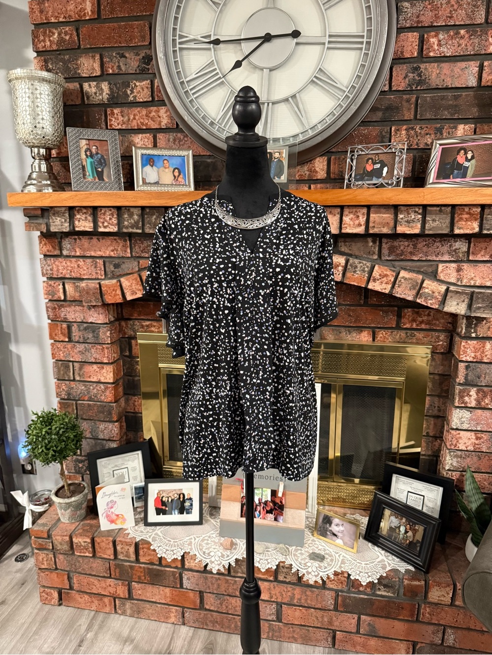 The limited Women's Black polkadot Short Sleeve V-Neck Top
